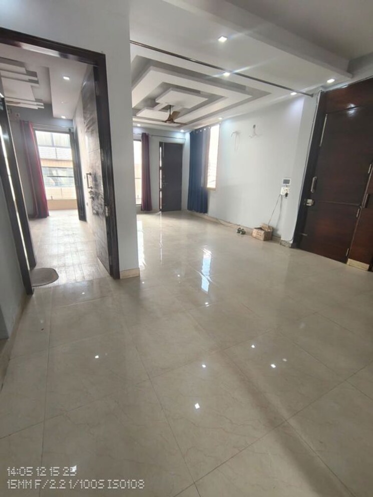  Parking, sector 40 3 Bedroom 2200 Sq.Ft. Builder Floor In Sector 40 Gurgaon 9731611