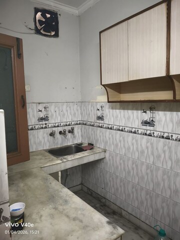 Bathroom in 2 BHK Apartment at RWA Apartments Sector 39, Sector 39 – for Rent