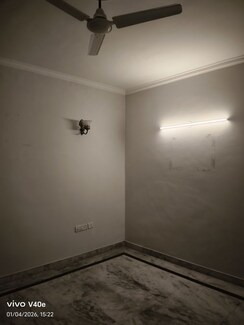 2 BHK Apartment For Rent in RWA Apartments Sector 39