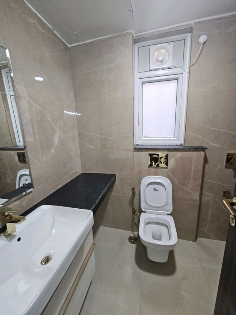 Bathroom, smart-world-orchard 2 Bedroom 1208 Sq.Ft. Apartment In Sector 61 Gurgaon 9731621