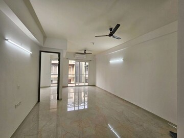 Room in 2 BHK Apartment at Smart World Orchard, Sector 61 – for Sale