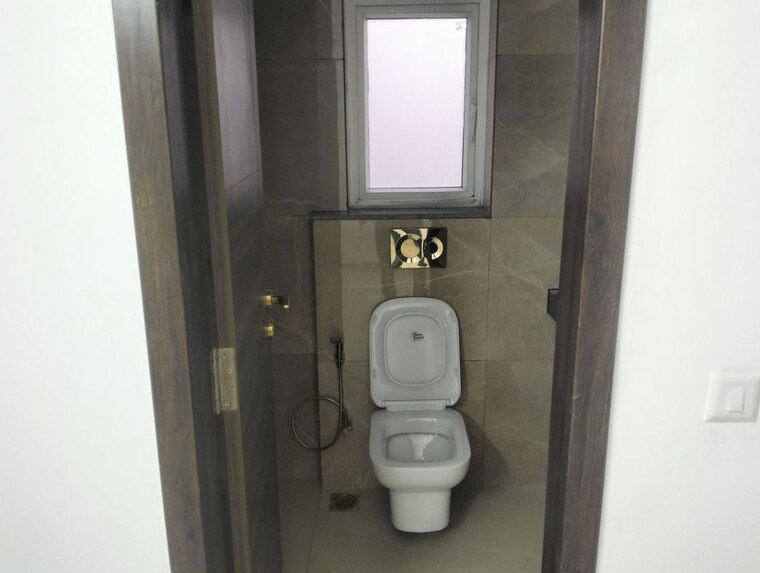 Bathroom, smart-world-orchard 2 Bedroom 1208 Sq.Ft. Apartment In Sector 61 Gurgaon 9731621