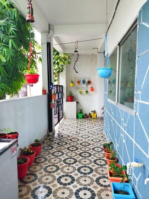  Pg – Entrance View at Viraj Khand - for Rent