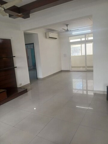 Room in 3 BHK Builder Floor at Millenium Residency, Sector 47 – for Rent