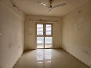 Room in 2 BHK Apartment at Kohinoor Zen Estate, Kharadi – for Rent