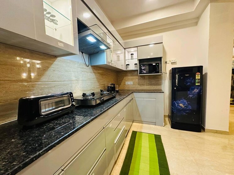 Kitchen, gomti nagar 3 Bedroom 2000 Sq.Ft. Apartment In Gomti Nagar Lucknow 9731674