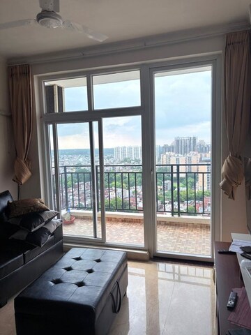 Living Room in 3 BHK Apartment at Gomti Nagar – for Rent