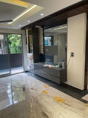 Room in 3.5 BHK Builder Floor at SS Almeria, Sector 84 – for Sale