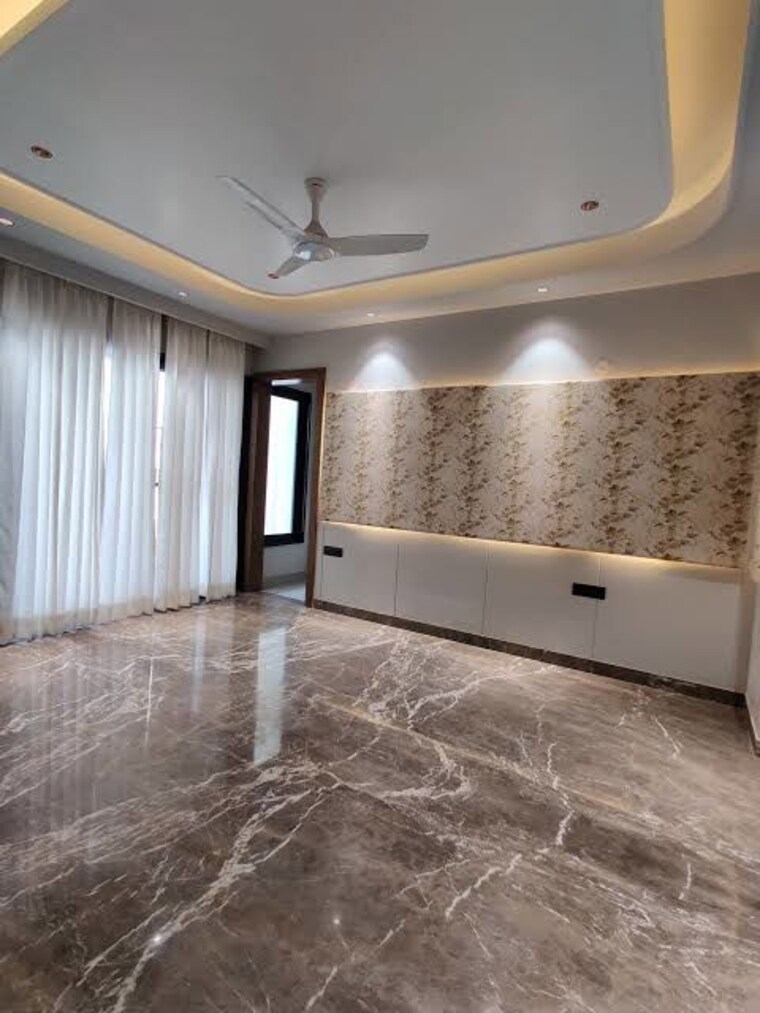 Room, ss-almeria 3.5 Bedroom 2000 Sq.Ft. Builder Floor In Sector 84 Gurgaon 9731681