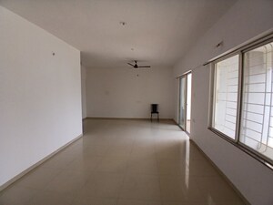 Room in 2 BHK Apartment at Gera Parkview I, Kharadi – for Sale