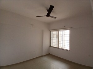 Room in 2 BHK Apartment at Gera Parkview I, Kharadi – for Sale