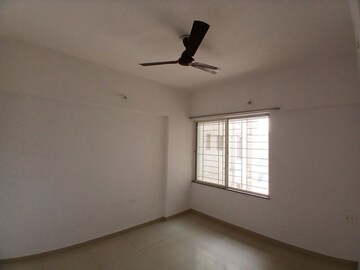 Room in 2 BHK Apartment at Gera Parkview I, Kharadi – for Sale