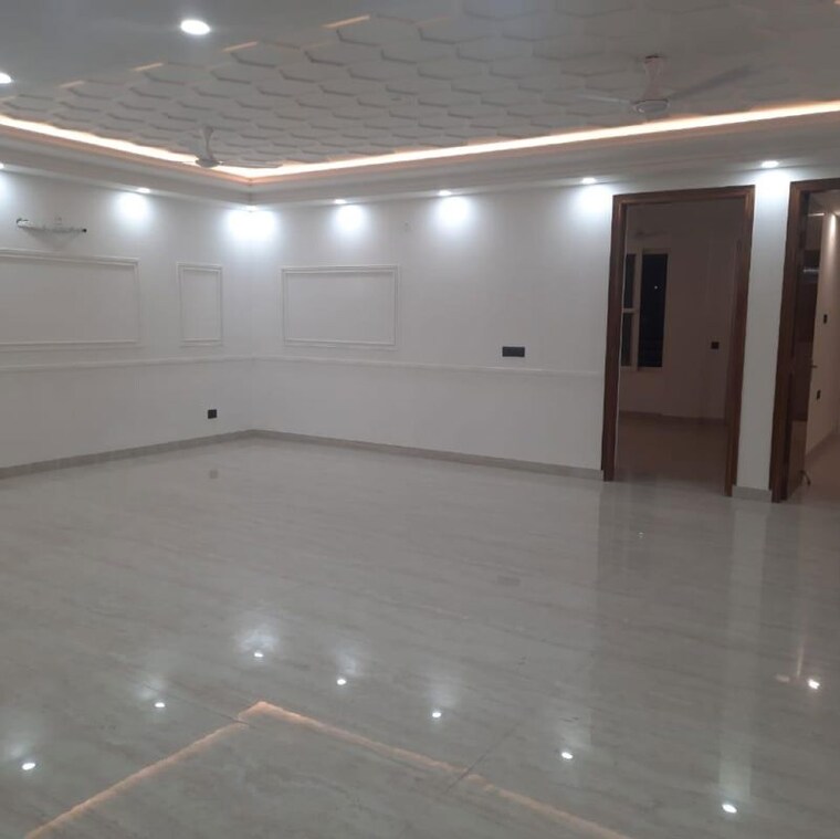 Kitchen, bptp-eden-estate 3.5 Bedroom 2200 Sq.Ft. Builder Floor In Sector 81 Faridabad 9731700