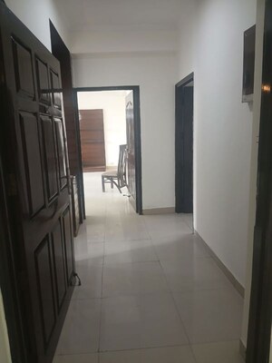Building Lobby in 3 BHK Builder Floor at Unitech The Residences Sector 33, Sector 33 – for Rent