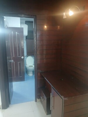 Furnished Amenities in 3 BHK Builder Floor at Unitech The Residences Sector 33, Sector 33 – for Rent