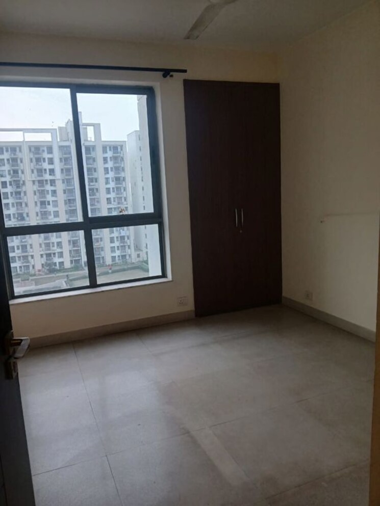 Room, unitech-the-residences-sector-33 3 Bedroom 1800 Sq.Ft. Builder Floor In Sector 33 Gurgaon 9731703