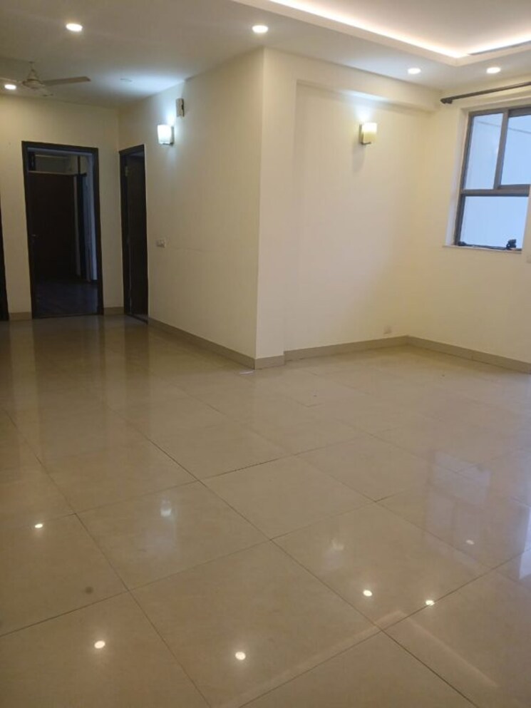 Room, unitech-the-residences-sector-33 3 Bedroom 1800 Sq.Ft. Builder Floor In Sector 33 Gurgaon 9731703