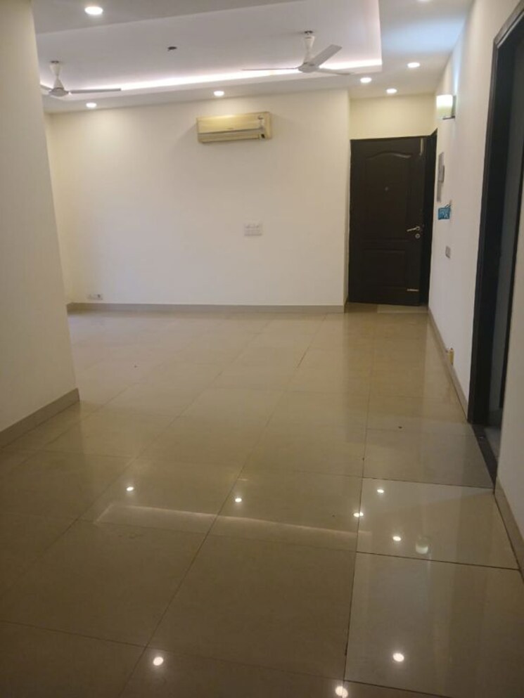 Room, unitech-the-residences-sector-33 3 Bedroom 1800 Sq.Ft. Builder Floor In Sector 33 Gurgaon 9731703