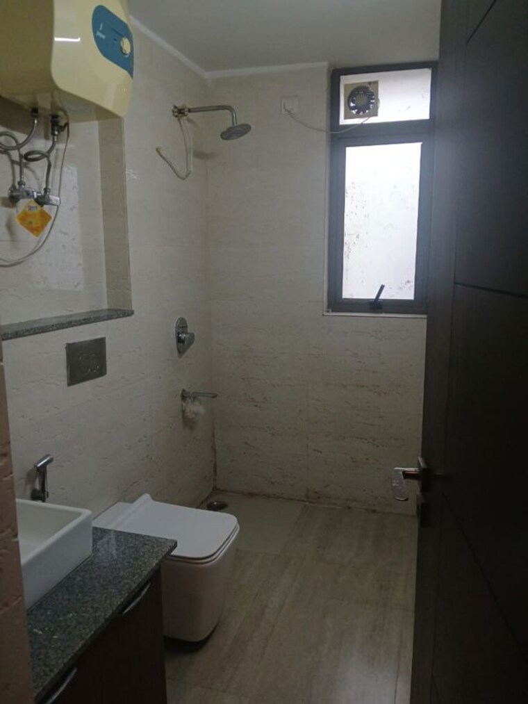 Bathroom, unitech-the-residences-sector-33 3 Bedroom 1800 Sq.Ft. Builder Floor In Sector 33 Gurgaon 9731703