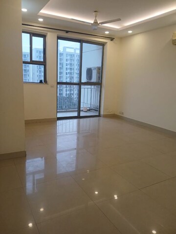 Room in 3 BHK Builder Floor at Unitech The Residences Sector 33, Sector 33 – for Rent