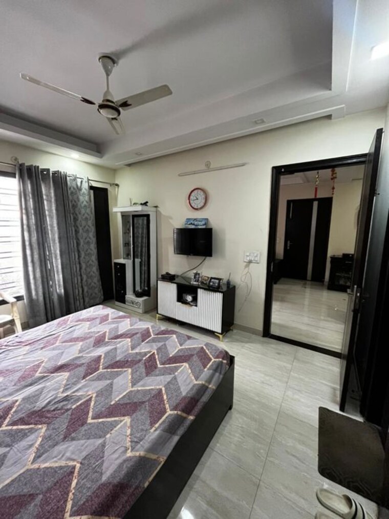 Bedroom, sushant lok iii 3 Bedroom 263 Sq.Yd. Builder Floor In Sushant Lok Iii Gurgaon 9731706