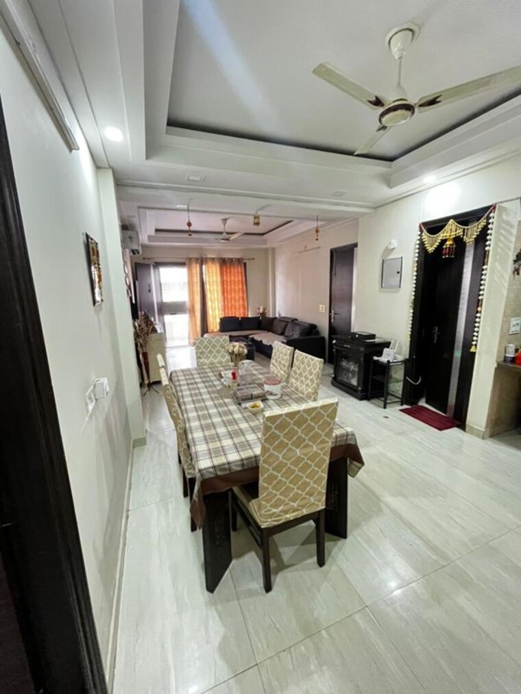  Parking, sushant lok iii 3 Bedroom 263 Sq.Yd. Builder Floor In Sushant Lok Iii Gurgaon 9731706