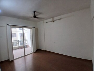 Room in 2 BHK Apartment at Jalan Aura County Pune, Wagholi – for Rent
