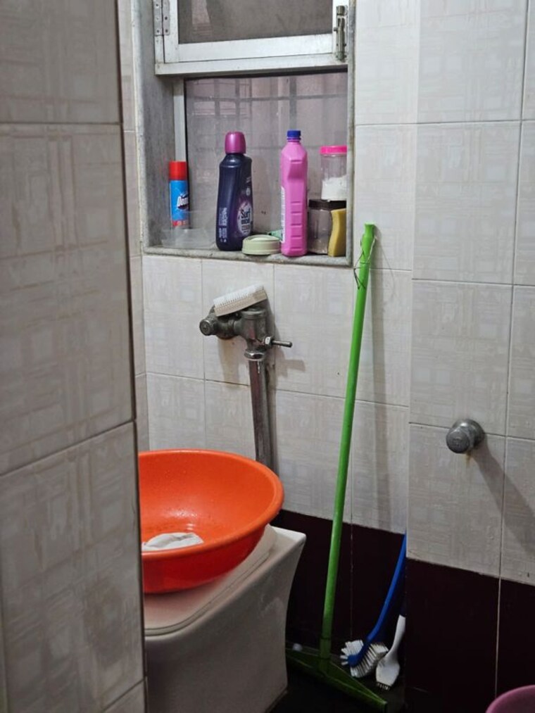 Bathroom, raheja-reflections 1 Bedroom 595 Sq.Ft. Apartment In Kandivali East Mumbai 9731723
