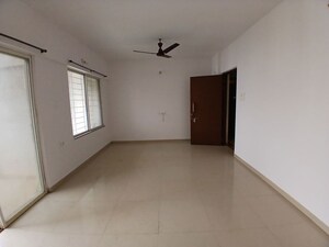 Room in 1 BHK Apartment at Gera Parkview I, Kharadi – for Rent