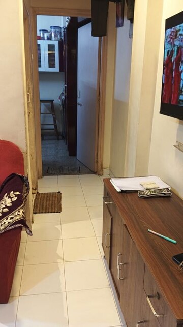 Room in 1 RK Apartment at Orchid Complex Gundecha, Kandivali East – for Rent