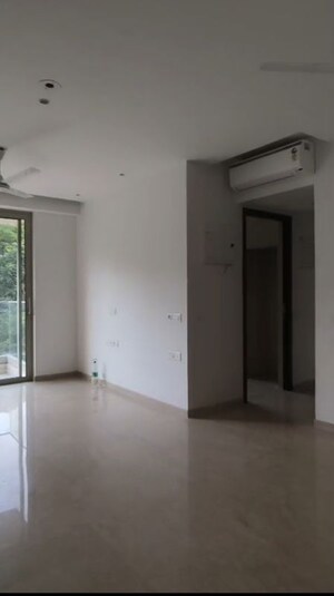 Room in 2 BHK Apartment at Castle Rock, Powai – for Sale