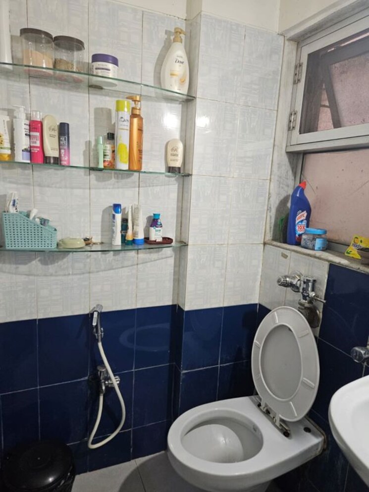 Bathroom, evershine-millennium-paradise 1 Bedroom 595 Sq.Ft. Apartment In Kandivali East Mumbai 9731744