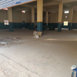  Warehouse For Rent in Pali