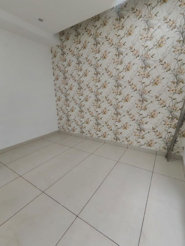 Room, dhakoli 3 Bedroom 112 Sq.Yd. Builder Floor In Dhakoli Zirakpur 9731752