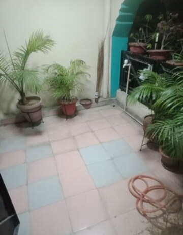 1 RK Villa For Rent in Aliganj