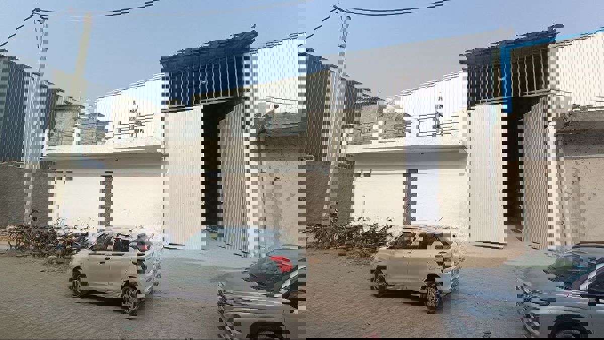 Warehouse For Rent in Pali