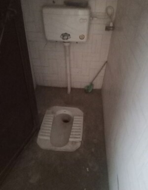 Bathroom in 1 BHK Independent House at Aliganj – for Rent