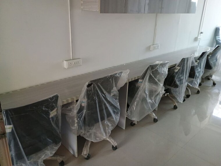 Team Area, gaur-city-mall Commercial Office Space 250 Sq.Ft. In Sector 4 Greater Noida Greater Noida 9731795