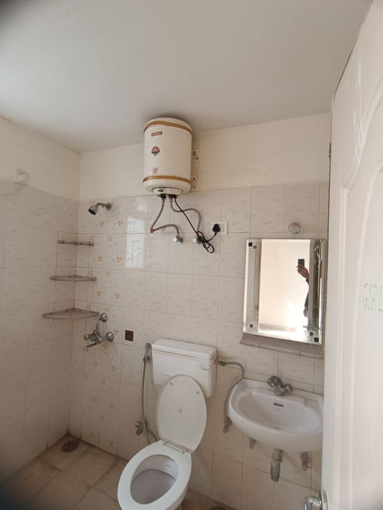 Bathroom, shree-vardhman-mantra 2 Bedroom 800 Sq.Ft. Apartment In Sector 67 Gurgaon 9731809