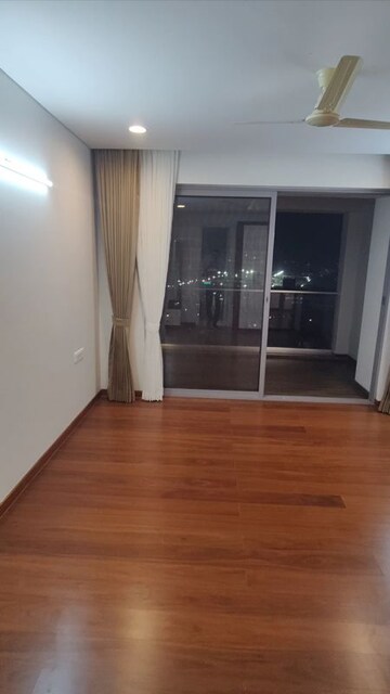 Room in 4 BHK Apartment at Wakad – for Rent