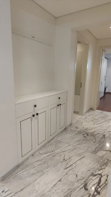 Room in 4 BHK Apartment at Wakad – for Rent