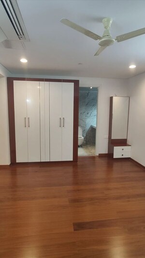 Room in 4 BHK Apartment at Wakad – for Rent