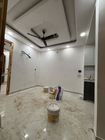 Parking in 3 BHK Builder Floor at Govindpuri – for Sale