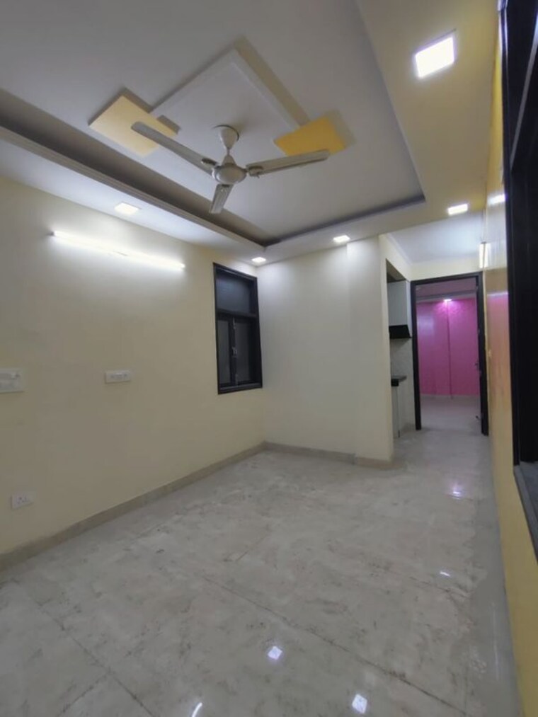 Room, govindpuri 2 Bedroom 60 Sq.Yd. Builder Floor In Govindpuri Delhi 9731842