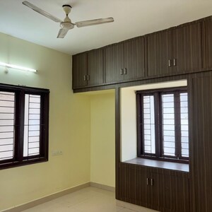 Room in 2 BHK Builder Floor at Madhapur – for Rent