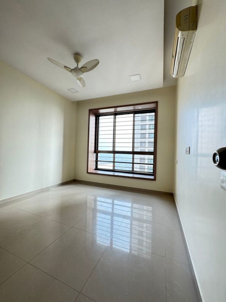 Room, goregaon east 3 Bedroom 1200 Sq.Ft. Apartment In Goregaon East Mumbai 9731820