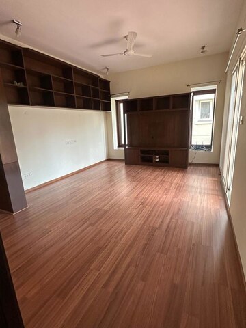 Room in 3.5 BHK Villa at Brookefield – for Rent