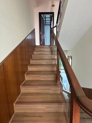 Staircase in 3.5 BHK Villa at Brookefield – for Rent