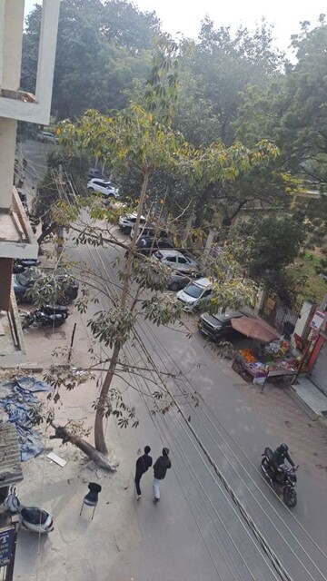 2 BHK Builder Floor – Garden View at Malviya Nagar - for Rent