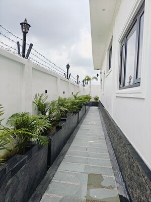 Room in  Pg at Vineet Khand – for Rent